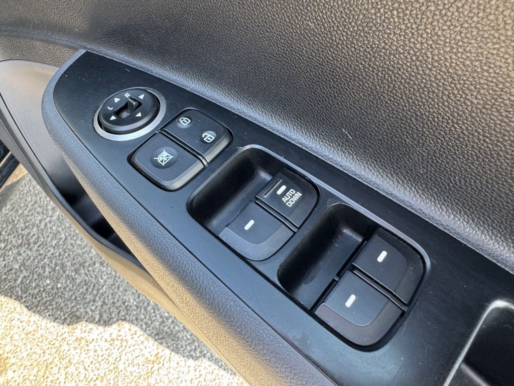 2019 Hyundai i10 — image 37