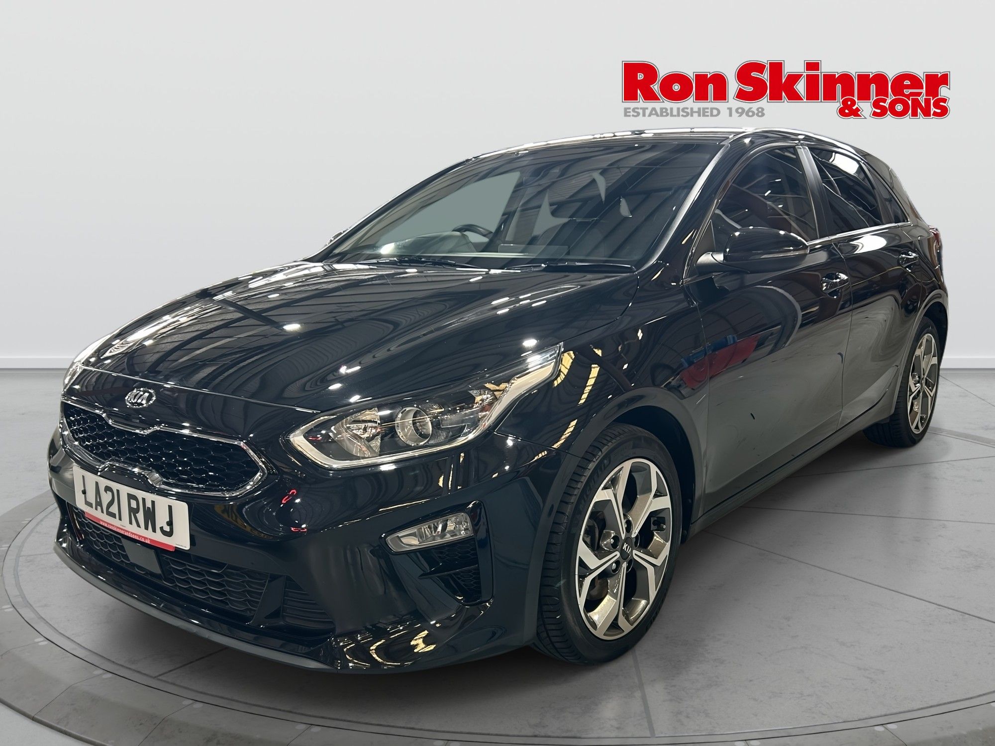 2021 Kia Ceed — image 2