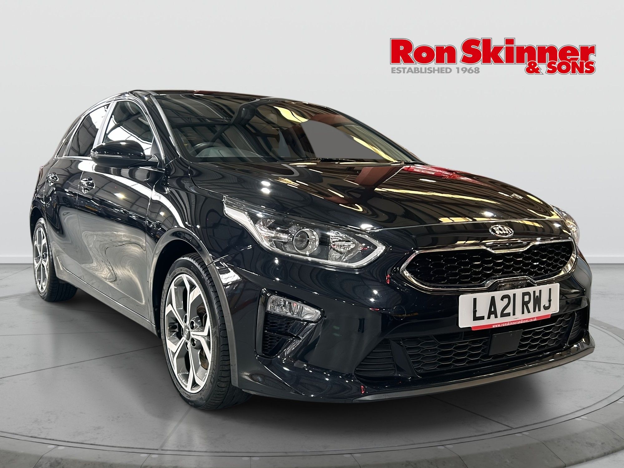2021 Kia Ceed — image 1
