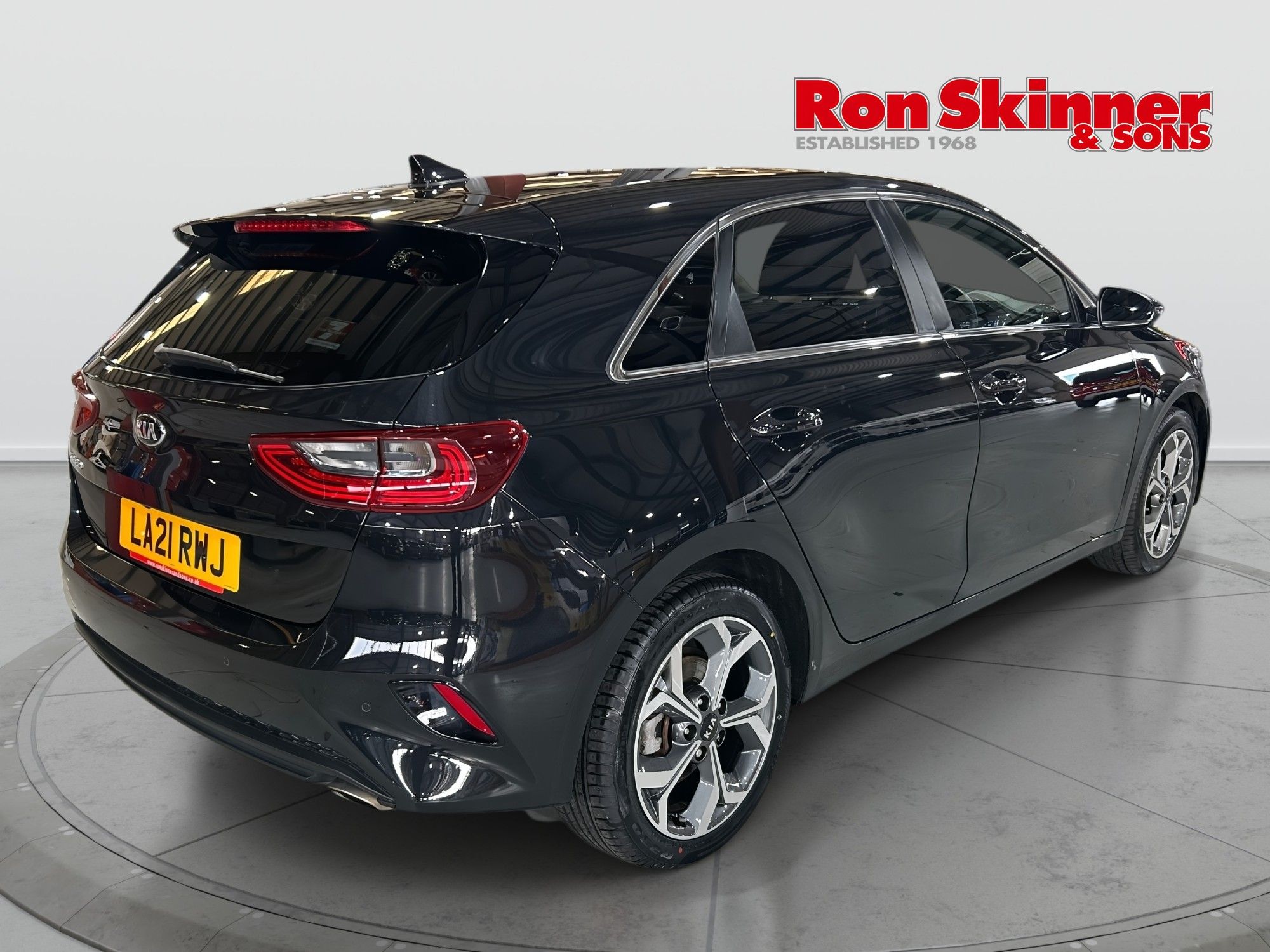 2021 Kia Ceed — image 3