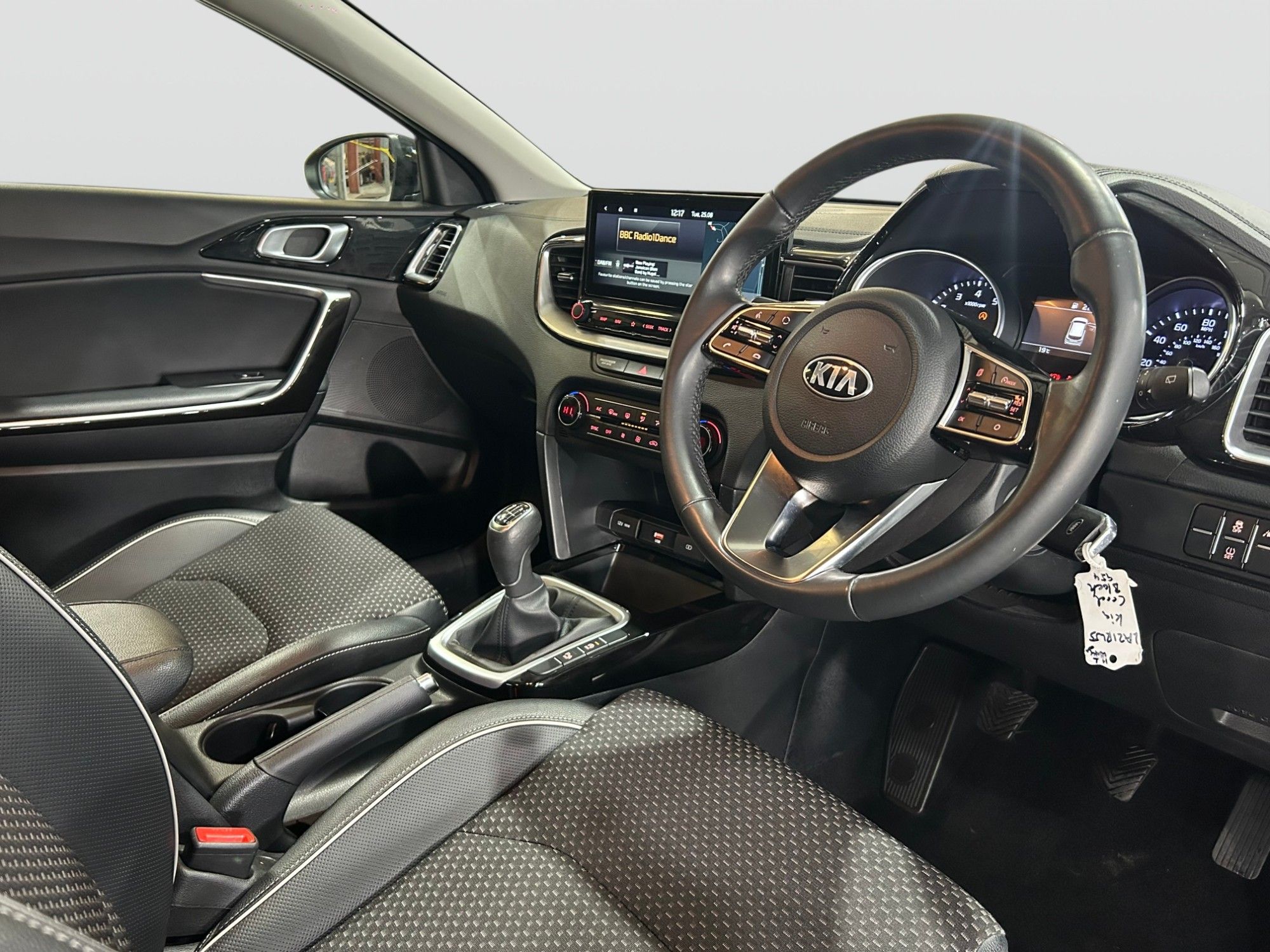 2021 Kia Ceed — image 4