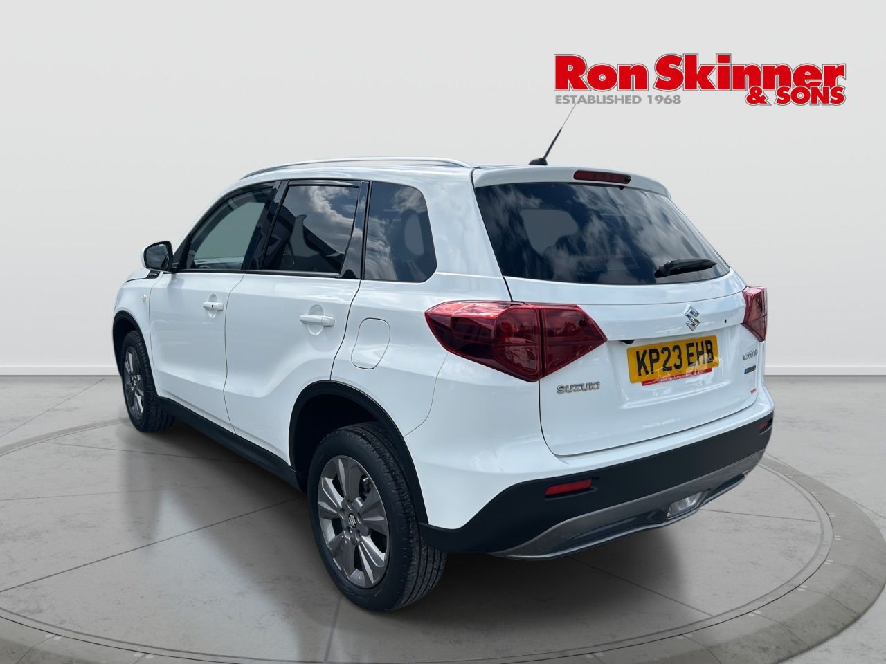 2023 23 SUZUKI VITARA