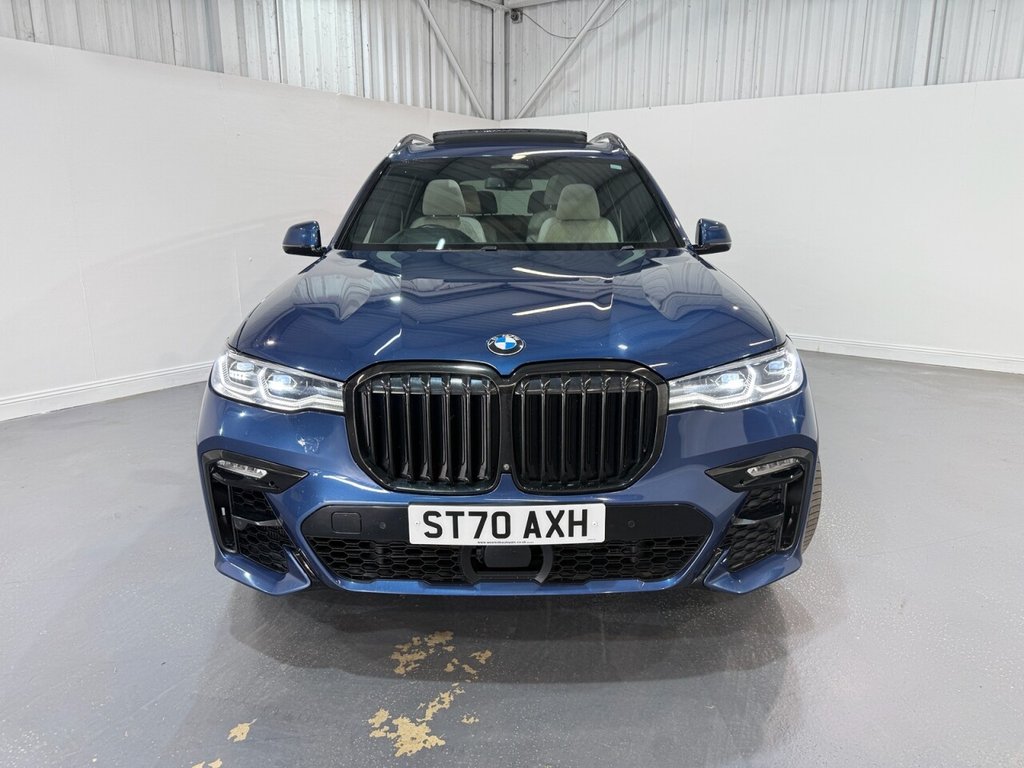 2020 BMW X7 — image 2
