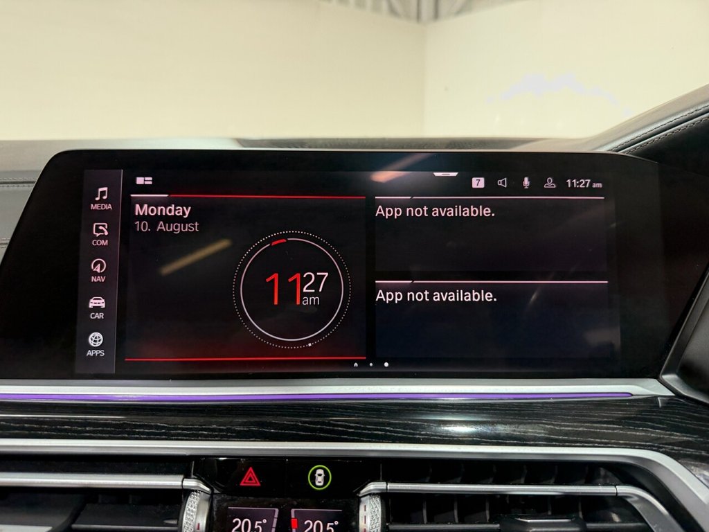 2020 BMW X7 — image 8