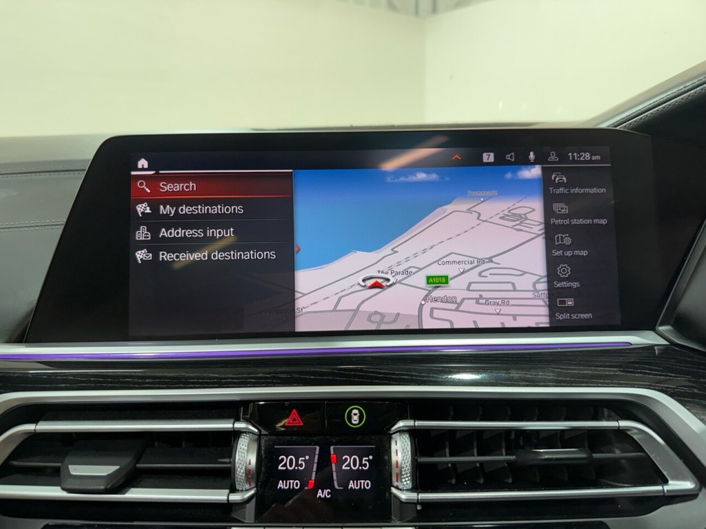 2020 BMW X7 — image 9