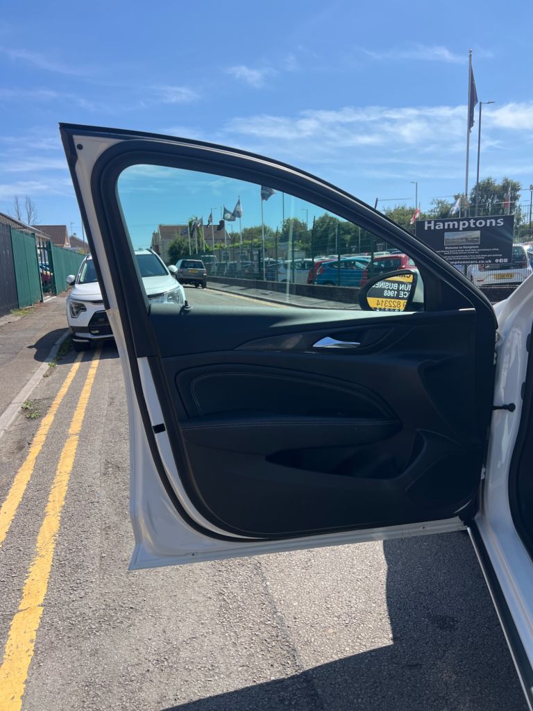 2018 68 VAUXHALL INSIGNIA