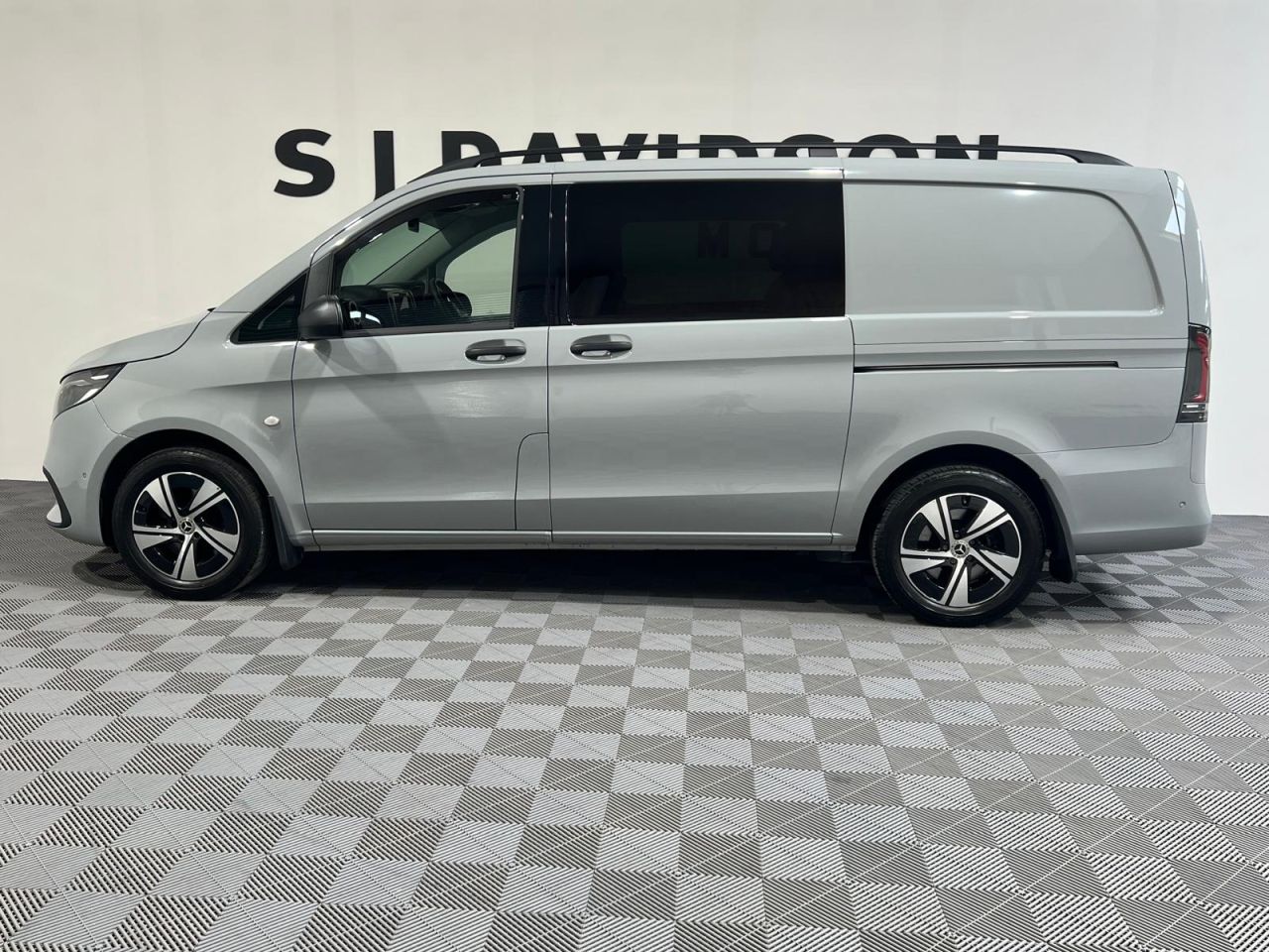 2025 MERCEDES VITO 2.0 119 CDI SELECT Crew Van Double Cab 5dr Diesel G-Tronic RWD L2 Euro 6 (s - vehicle photo 7 for sale on PureCar