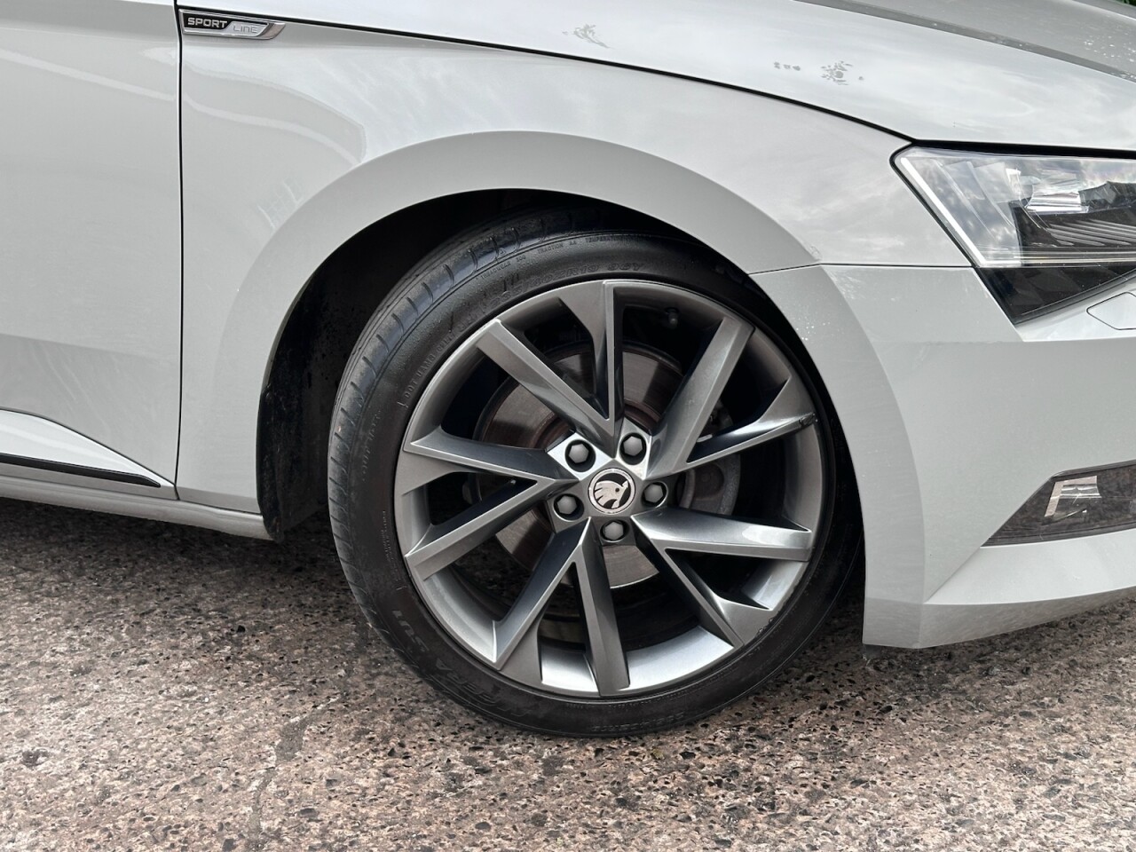 2019 SKODA SUPERB 2.0 TDI SportLine Hatchback 5dr Diesel DSG Euro 6 (s/s) (150 ps) - vehicle photo 9 for sale on PureCar
