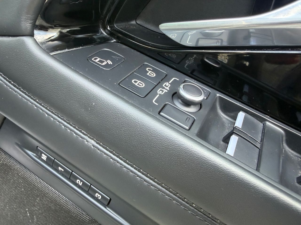 2020 LAND ROVER RANGE ROVER EVOQUE 2.0 D180 R-Dynamic HSE SUV 5dr Diesel Auto 4WD Euro 6 (s/s) (180 ps) - vehicle photo 15 for sale on PureCar