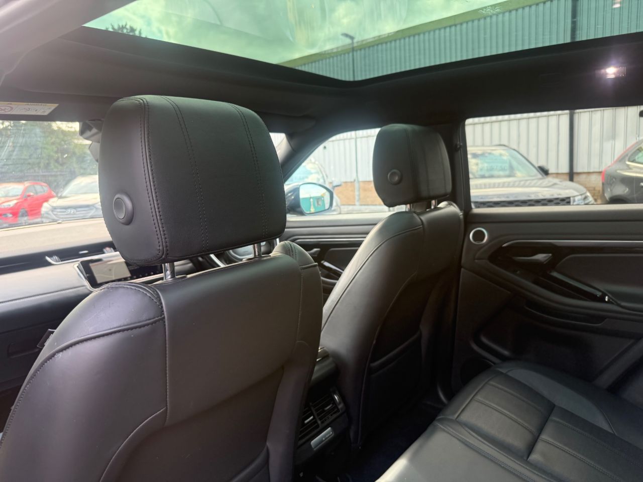 2020 LAND ROVER RANGE ROVER EVOQUE 2.0 D180 R-Dynamic HSE SUV 5dr Diesel Auto 4WD Euro 6 (s/s) (180 ps) - vehicle photo 21 for sale on PureCar