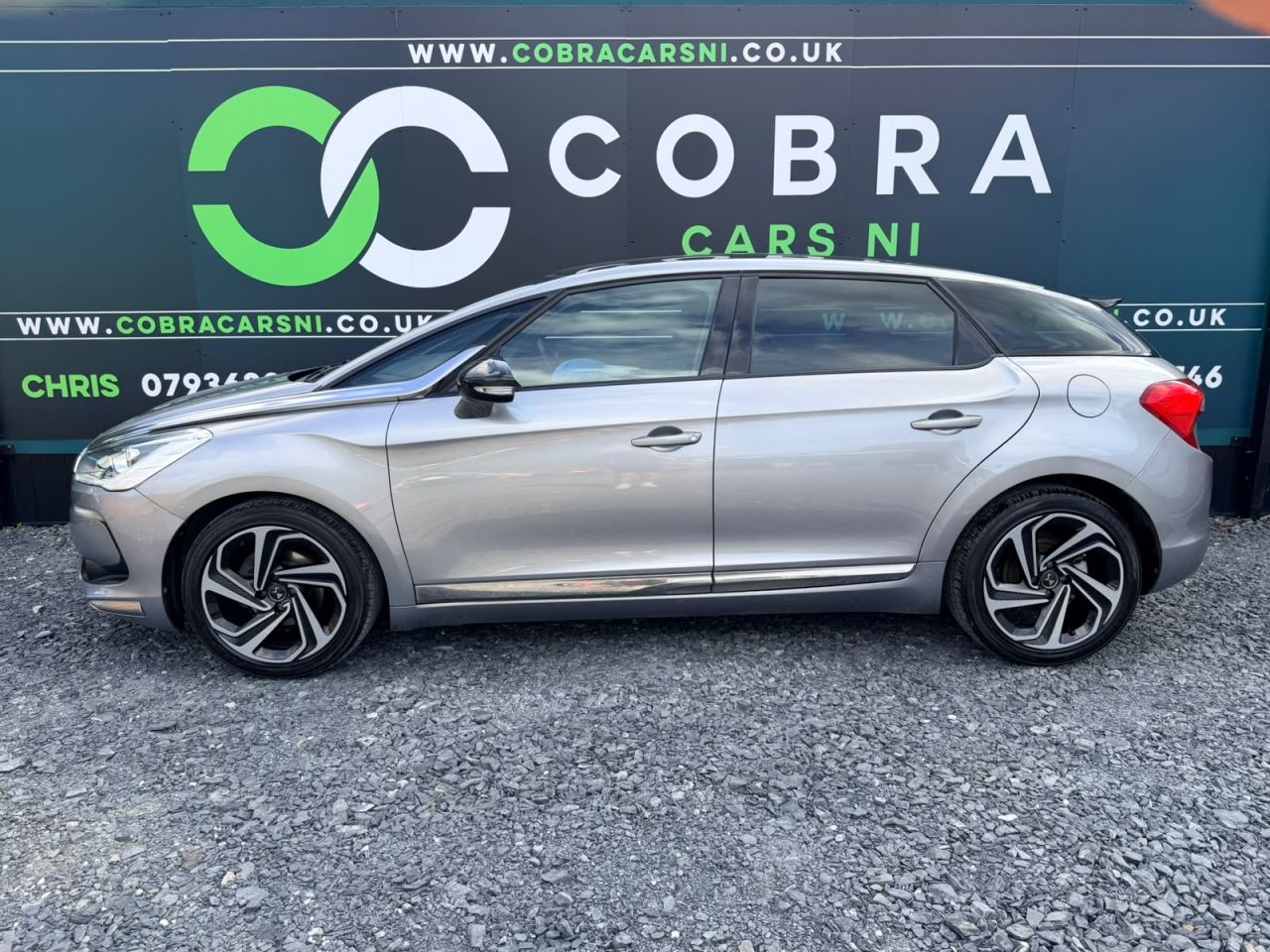 2019 DS AUTOMOBILES DS 5 1.6 BlueHDi Elegance Hatchback 5dr Diesel Manual Euro 6 (s/s) (120 ps) - vehicle photo 9 for sale on PureCar
