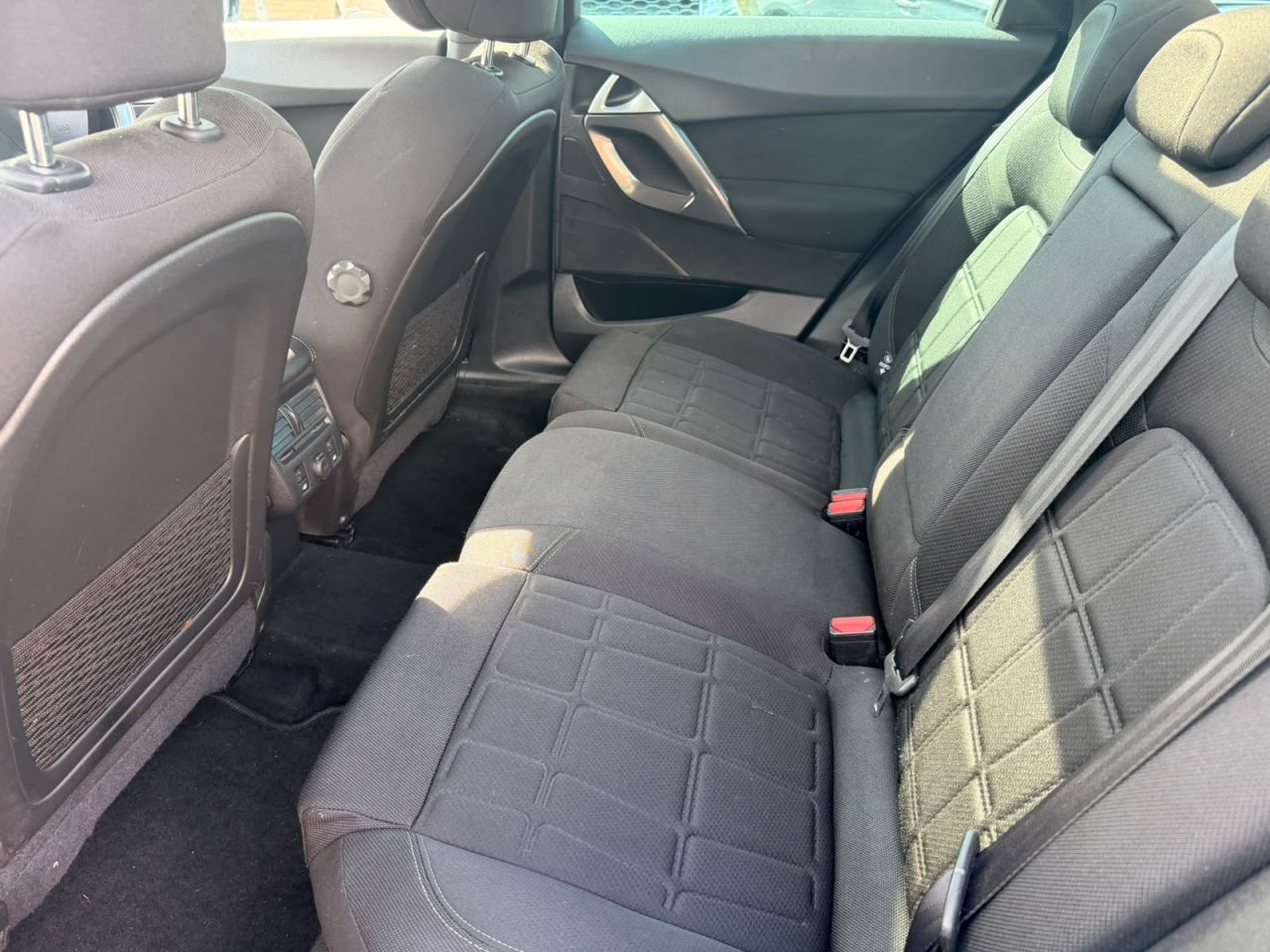 2019 DS AUTOMOBILES DS 5 1.6 BlueHDi Elegance Hatchback 5dr Diesel Manual Euro 6 (s/s) (120 ps) - vehicle photo 14 for sale on PureCar