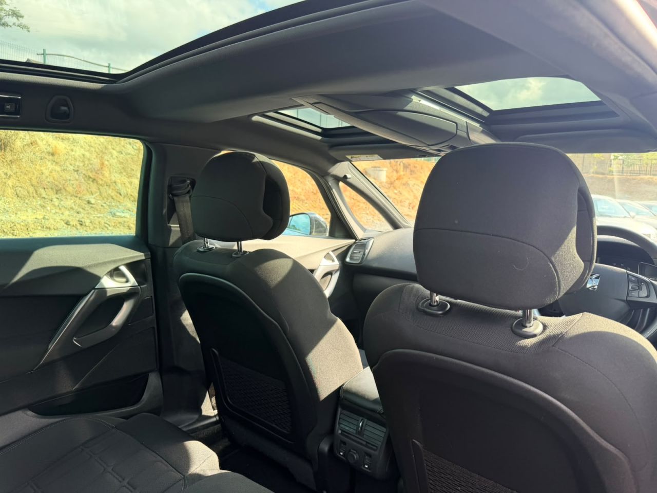 2019 DS AUTOMOBILES DS 5 1.6 BlueHDi Elegance Hatchback 5dr Diesel Manual Euro 6 (s/s) (120 ps) - vehicle photo 18 for sale on PureCar