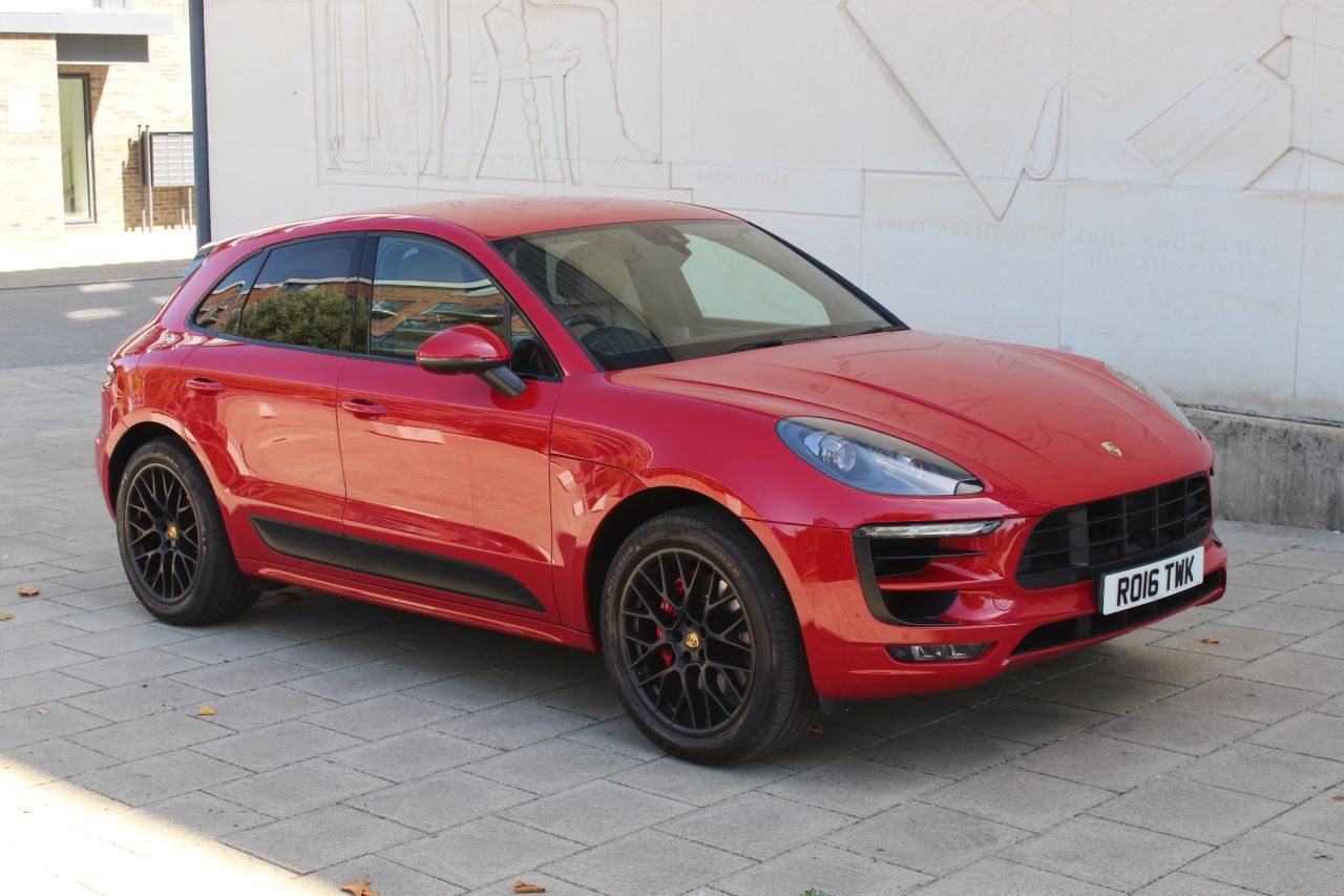 2016 Porsche Macan
