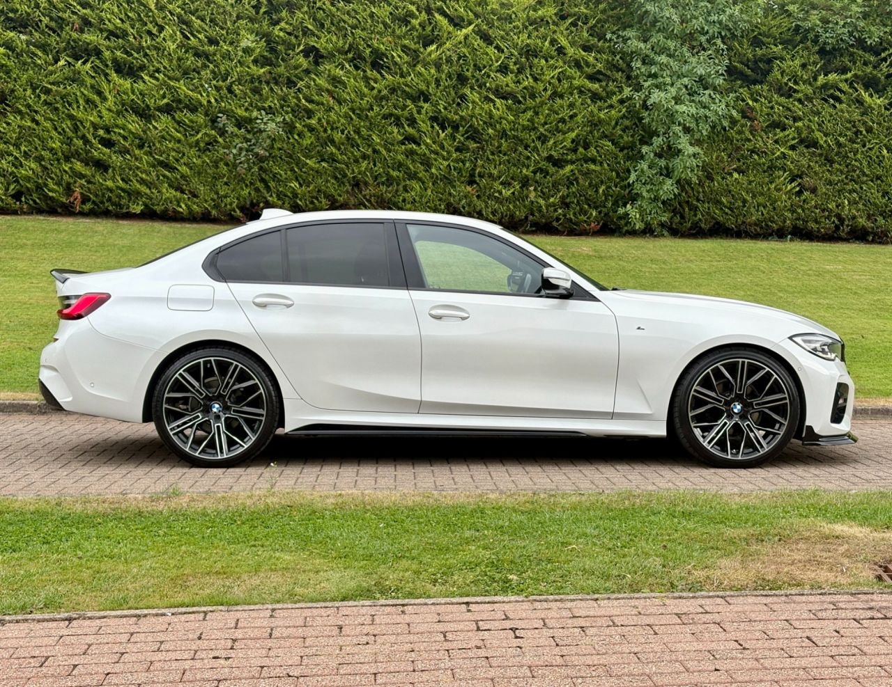 2020 BMW 3 SERIES 2.0 320d MHT M Sport Saloon 4dr Diesel Hybrid Auto Euro 6 (s/s) (190 ps) - vehicle photo 7 for sale on PureCar