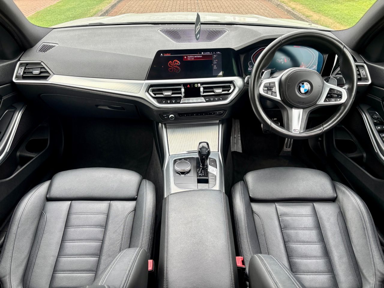2020 BMW 3 SERIES 2.0 320d MHT M Sport Saloon 4dr Diesel Hybrid Auto Euro 6 (s/s) (190 ps) - vehicle photo 12 for sale on PureCar