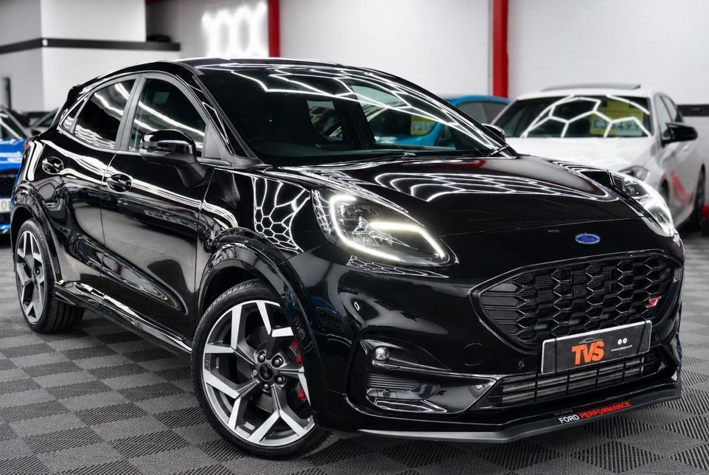 Black 2022 Ford Puma Hatchback Front-wheel drive Manual
