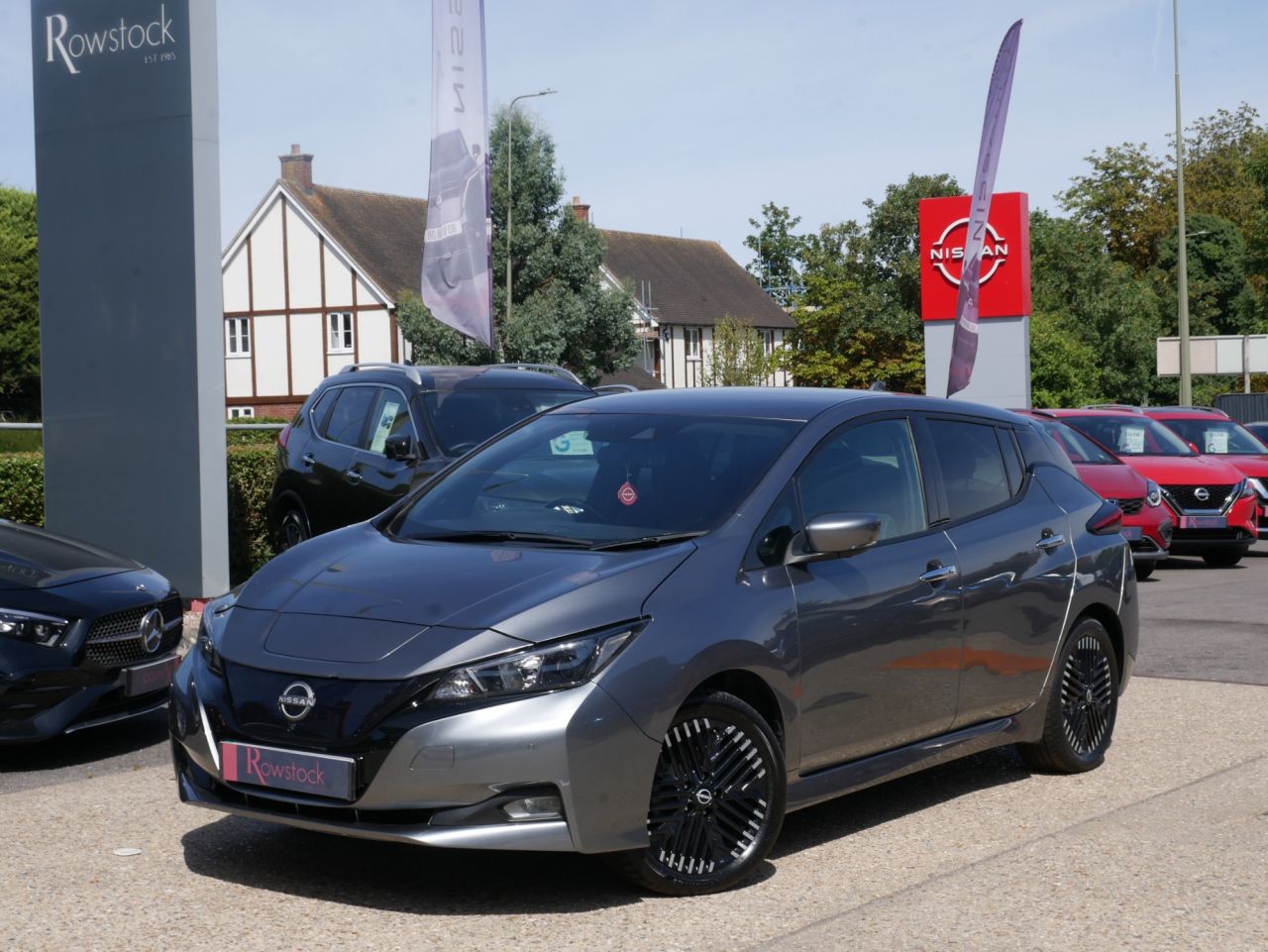 2022 NISSAN LEAF