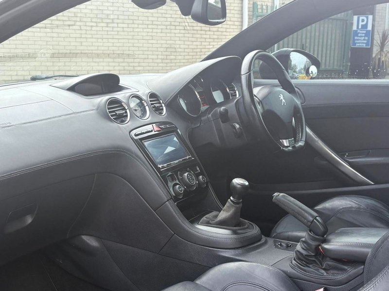 2012 Peugeot RCZ in black — photo 5 of 12