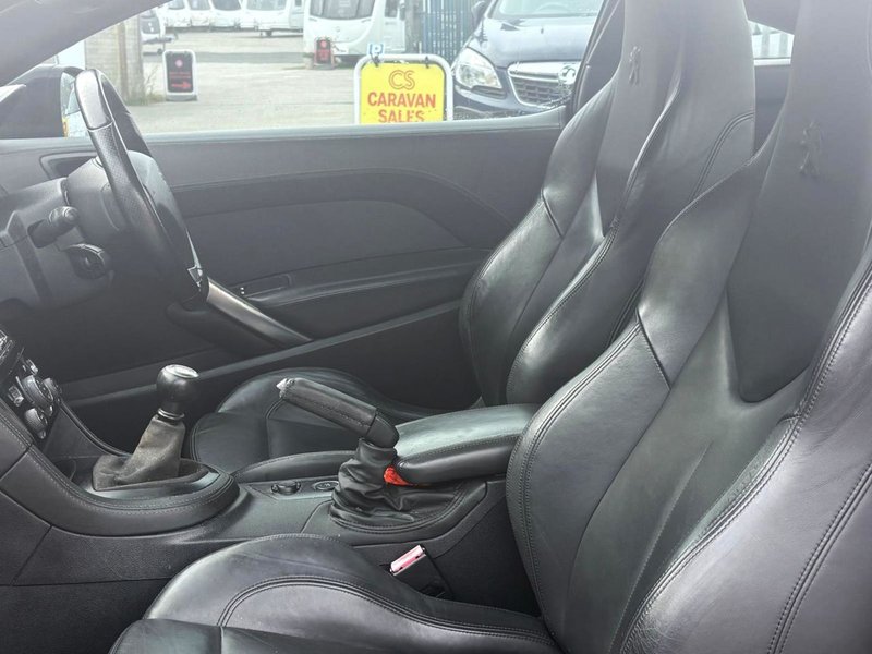 2012 Peugeot RCZ in black — photo 6 of 12