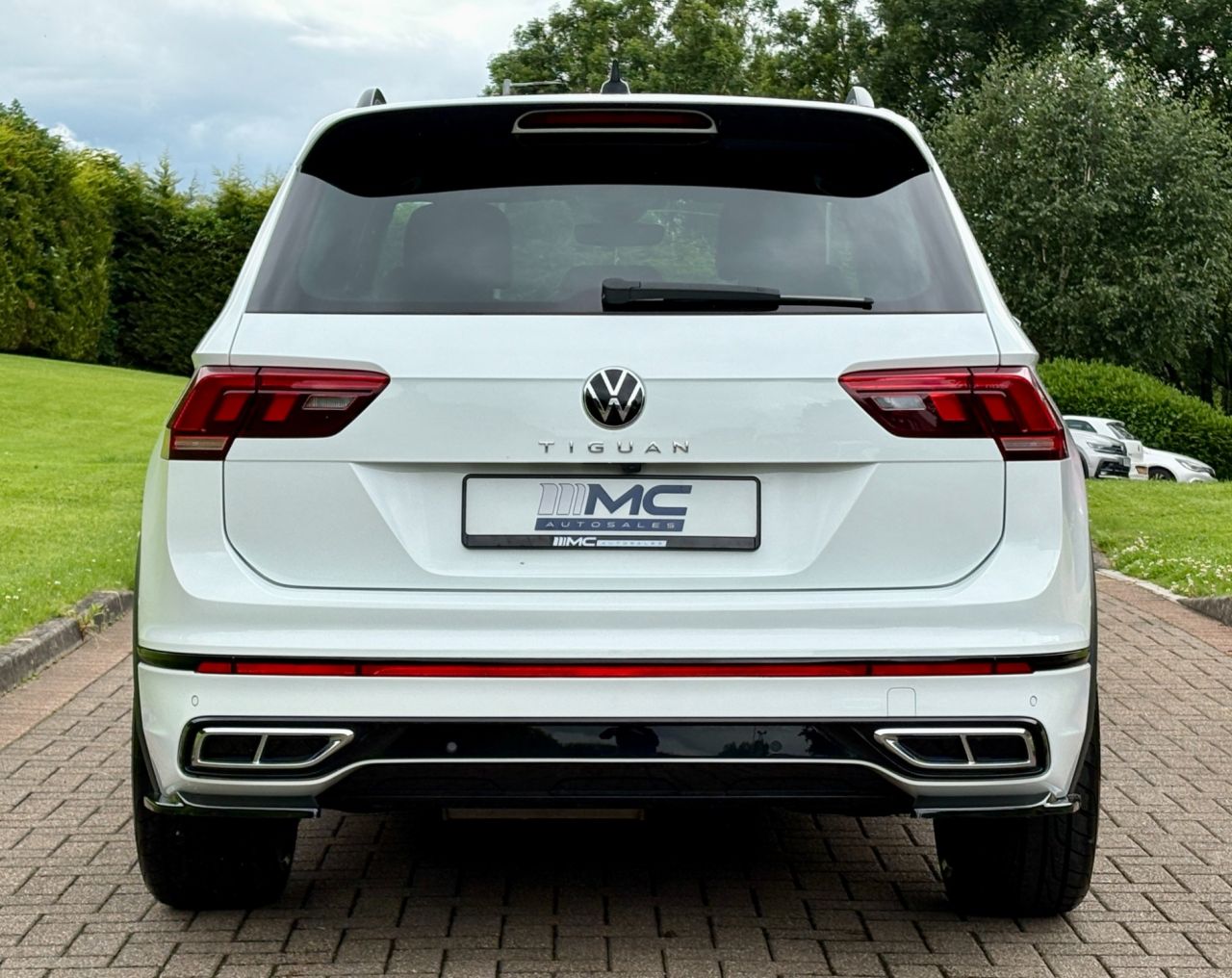 2022 VOLKSWAGEN TIGUAN 2.0 TDI R-Line SUV 5dr Diesel DSG Euro 6 (s/s) (150 ps) - vehicle photo 9 for sale on PureCar
