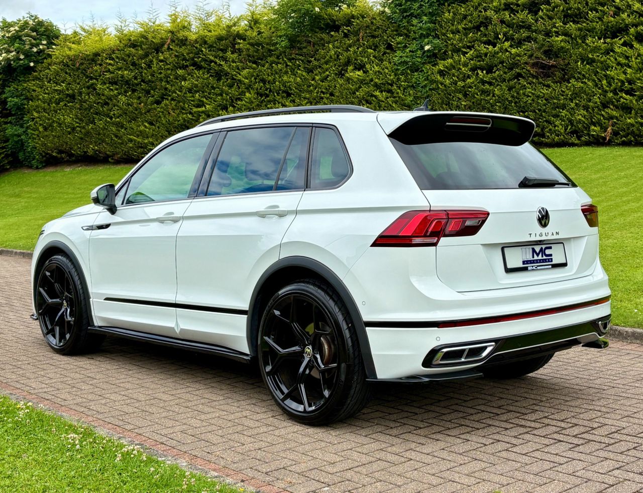 2022 VOLKSWAGEN TIGUAN 2.0 TDI R-Line SUV 5dr Diesel DSG Euro 6 (s/s) (150 ps) - vehicle photo 4 for sale on PureCar