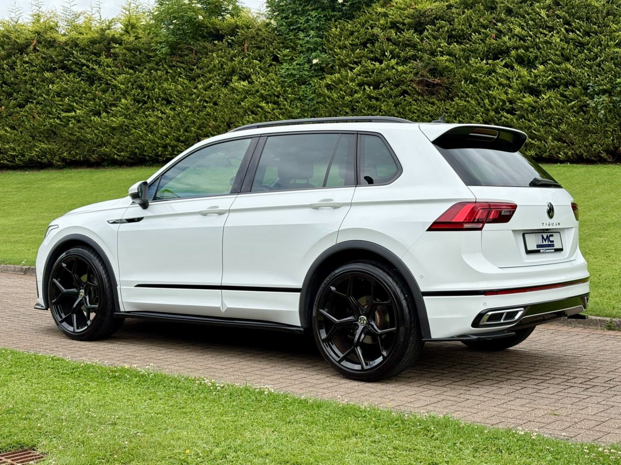 2022 VOLKSWAGEN TIGUAN 2.0 TDI R-Line SUV 5dr Diesel DSG Euro 6 (s/s) (150 ps) - vehicle photo 6 for sale on PureCar