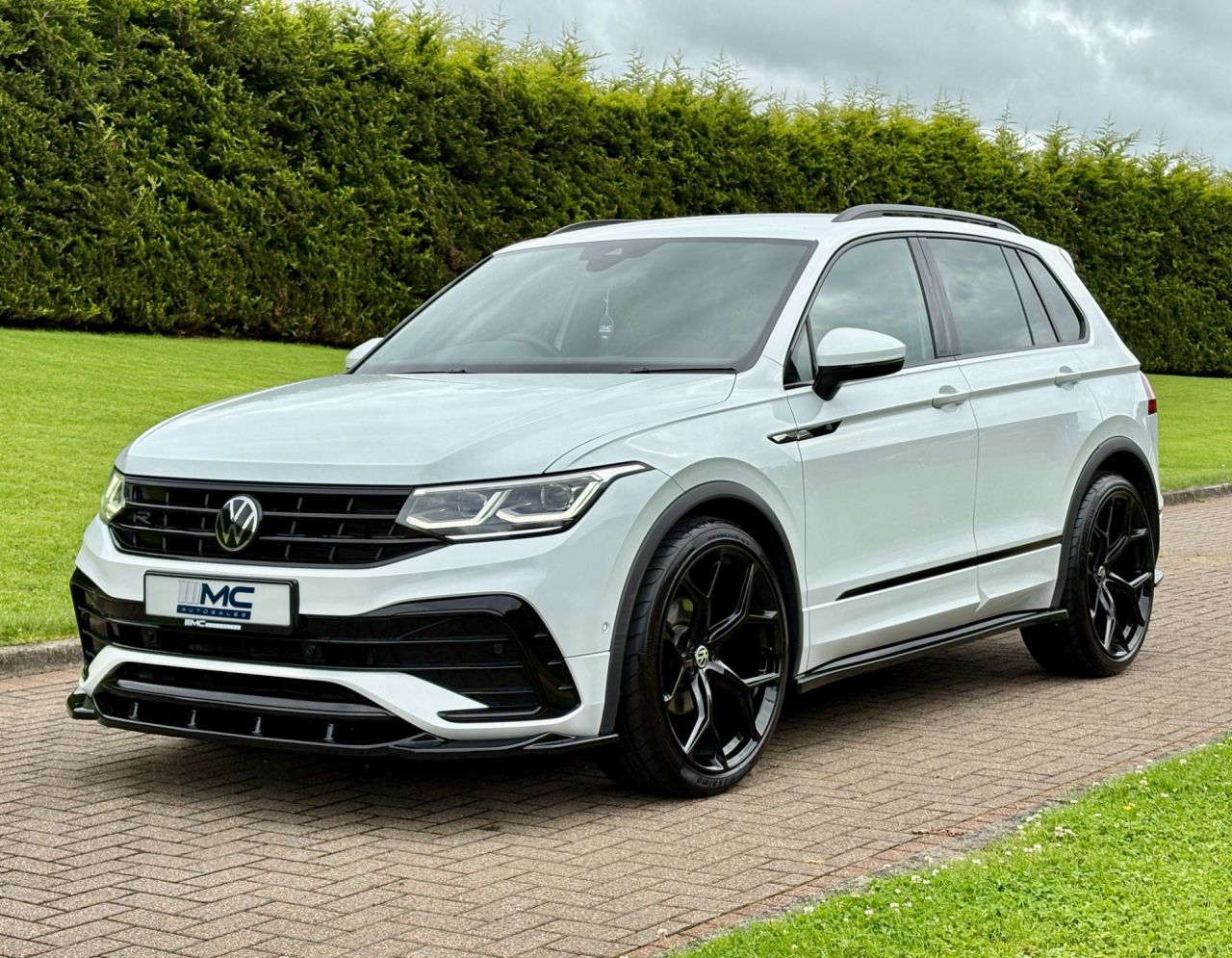 2022 VOLKSWAGEN TIGUAN 2.0 TDI R-Line SUV 5dr Diesel DSG Euro 6 (s/s) (150 ps) - vehicle photo 2 for sale on PureCar