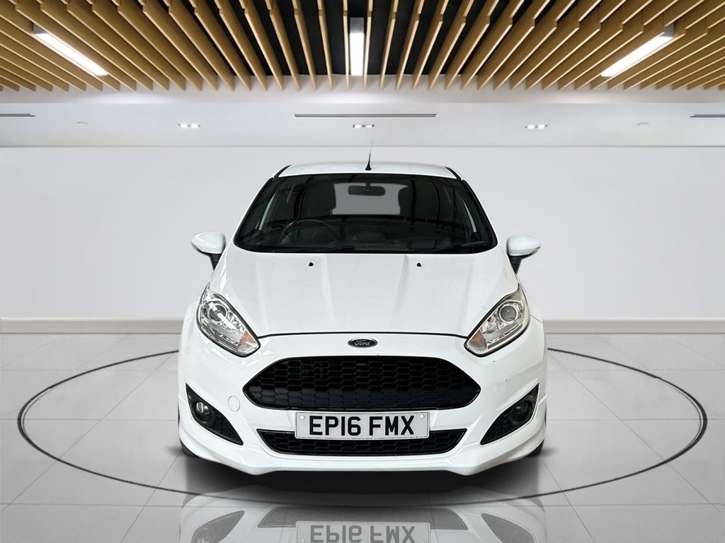 2016 Ford Fiesta — image 2