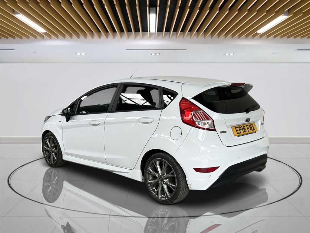 2016 Ford Fiesta — image 6