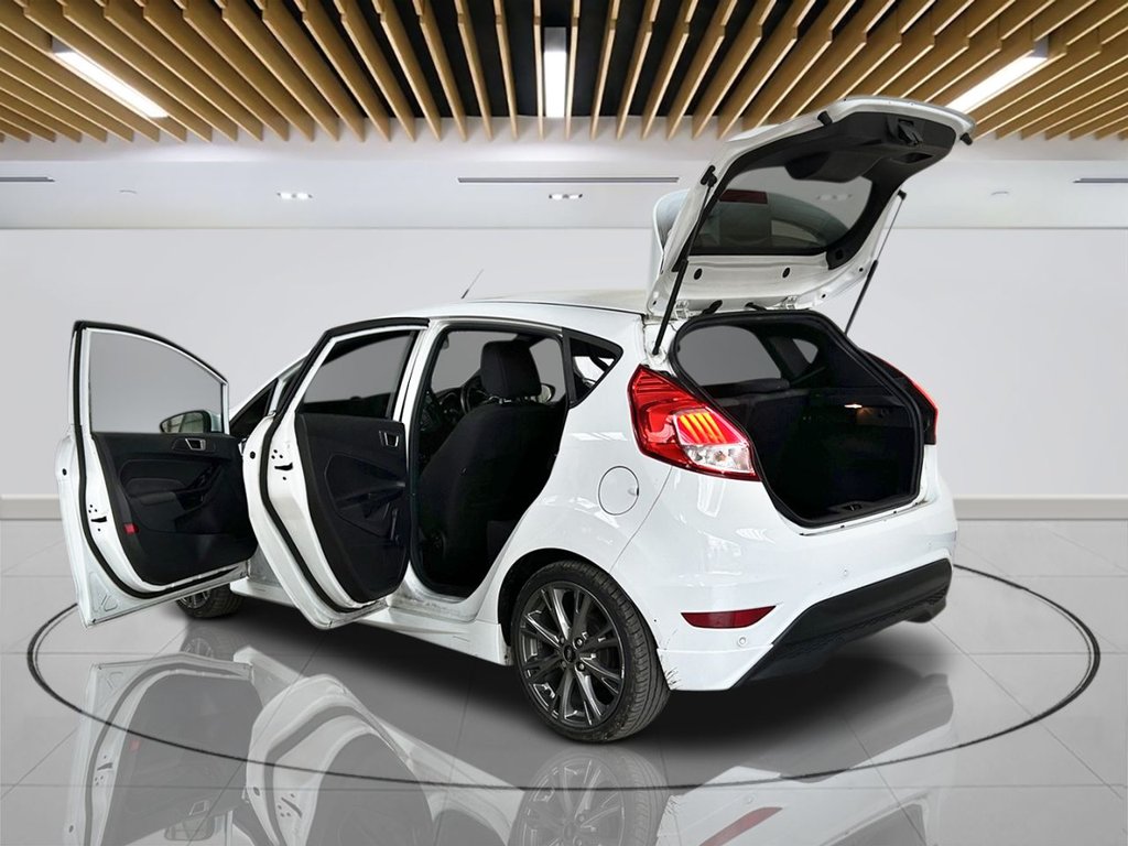 2016 Ford Fiesta — image 10