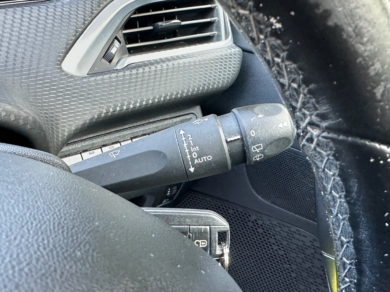 2019 68 PEUGEOT 2008