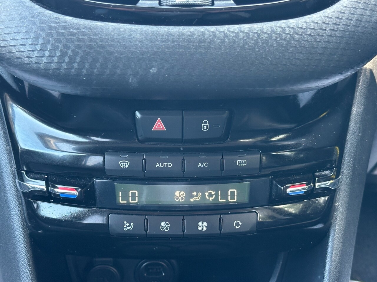 2019 68 PEUGEOT 2008