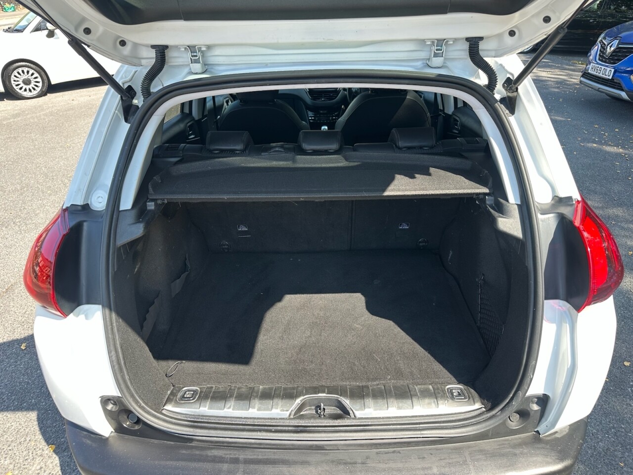 2019 68 PEUGEOT 2008