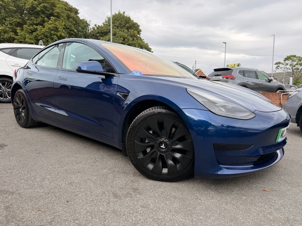 2022 Tesla Model 3 — image 9