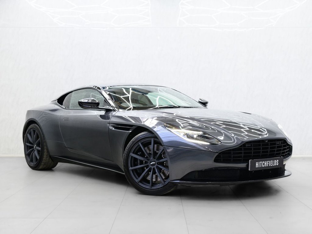 Aston Martin DB11 2022