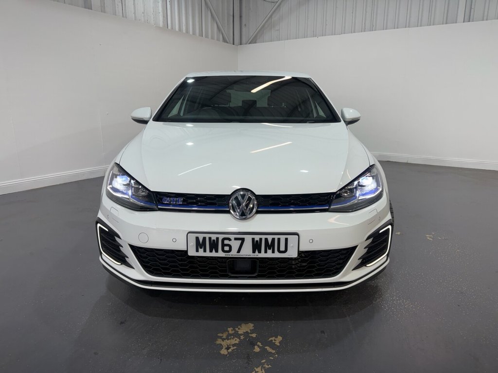 2018 Volkswagen Golf — image 2