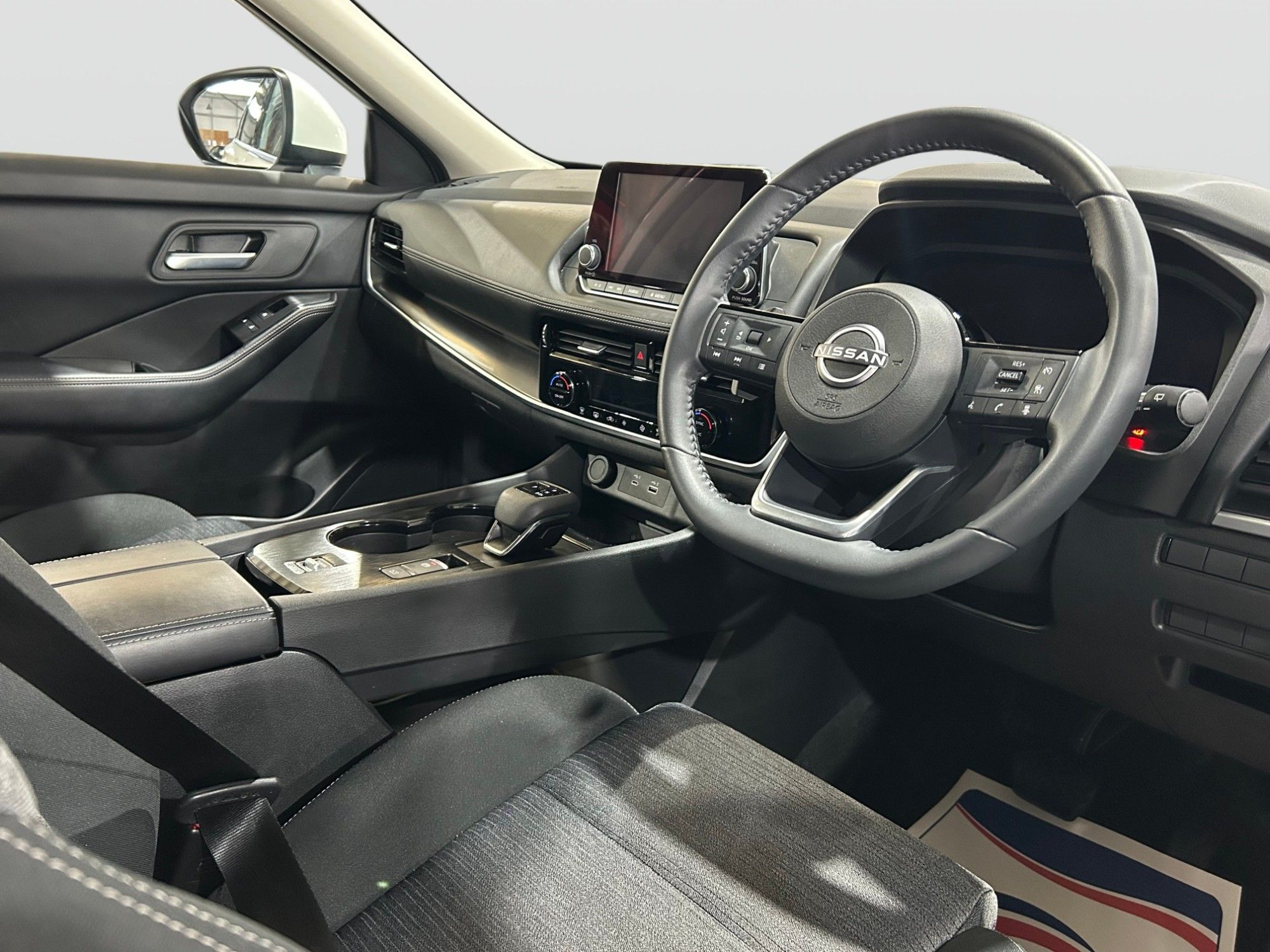 2025 Nissan X-Trail — image 5