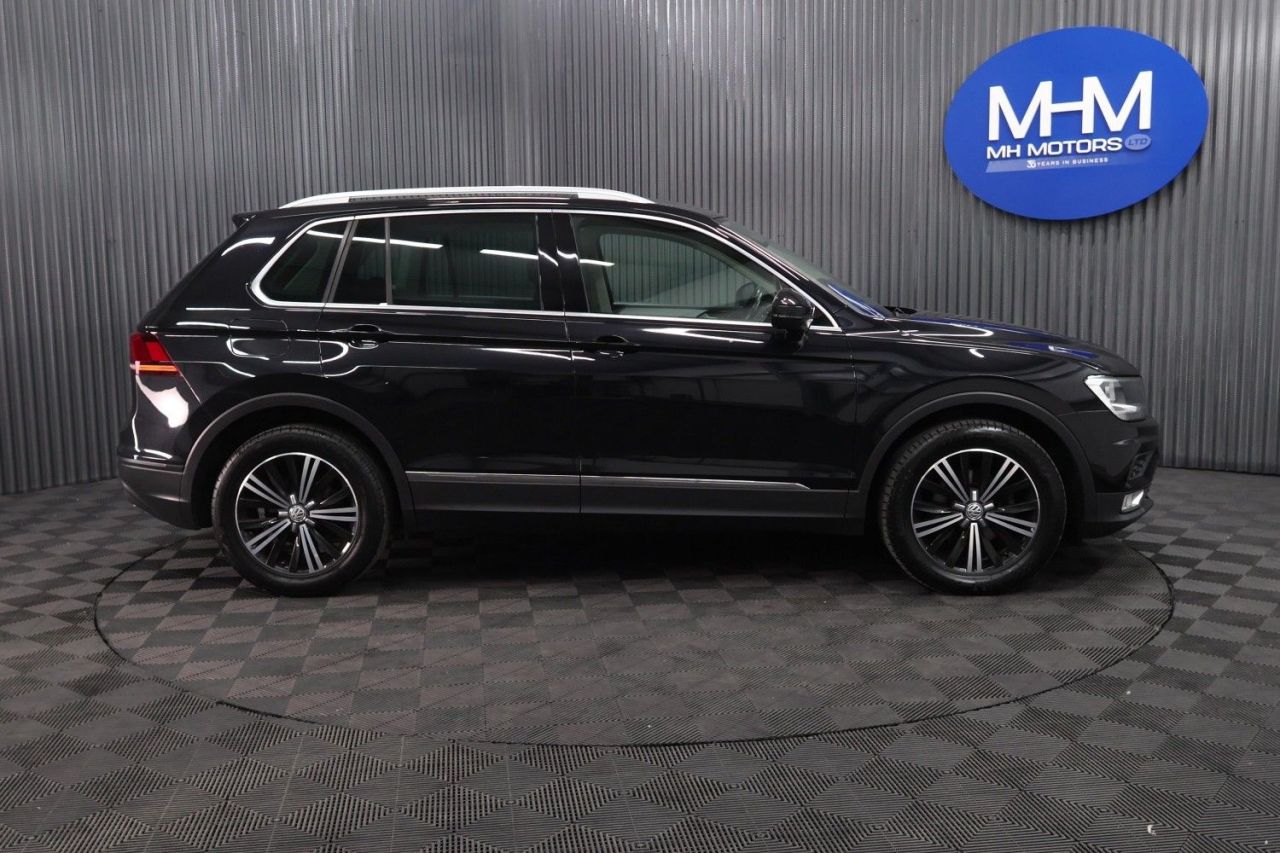 2017 VOLKSWAGEN TIGUAN 2.0 TDI BlueMotion Tech SE SUV 5dr Diesel Manual Euro 6 (s/s) (150 ps) SPAC - vehicle photo 8 for sale on PureCar