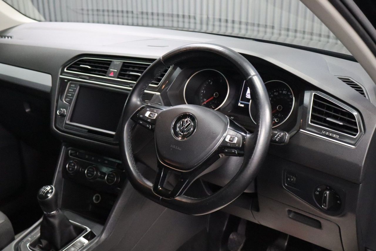 2017 VOLKSWAGEN TIGUAN 2.0 TDI BlueMotion Tech SE SUV 5dr Diesel Manual Euro 6 (s/s) (150 ps) SPAC - vehicle photo 26 for sale on PureCar