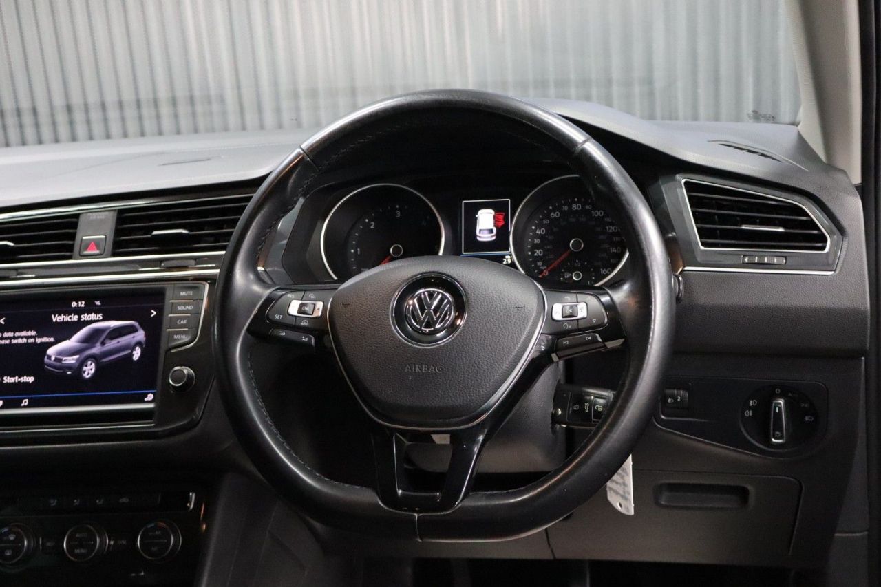 2017 VOLKSWAGEN TIGUAN 2.0 TDI BlueMotion Tech SE SUV 5dr Diesel Manual Euro 6 (s/s) (150 ps) SPAC - vehicle photo 46 for sale on PureCar
