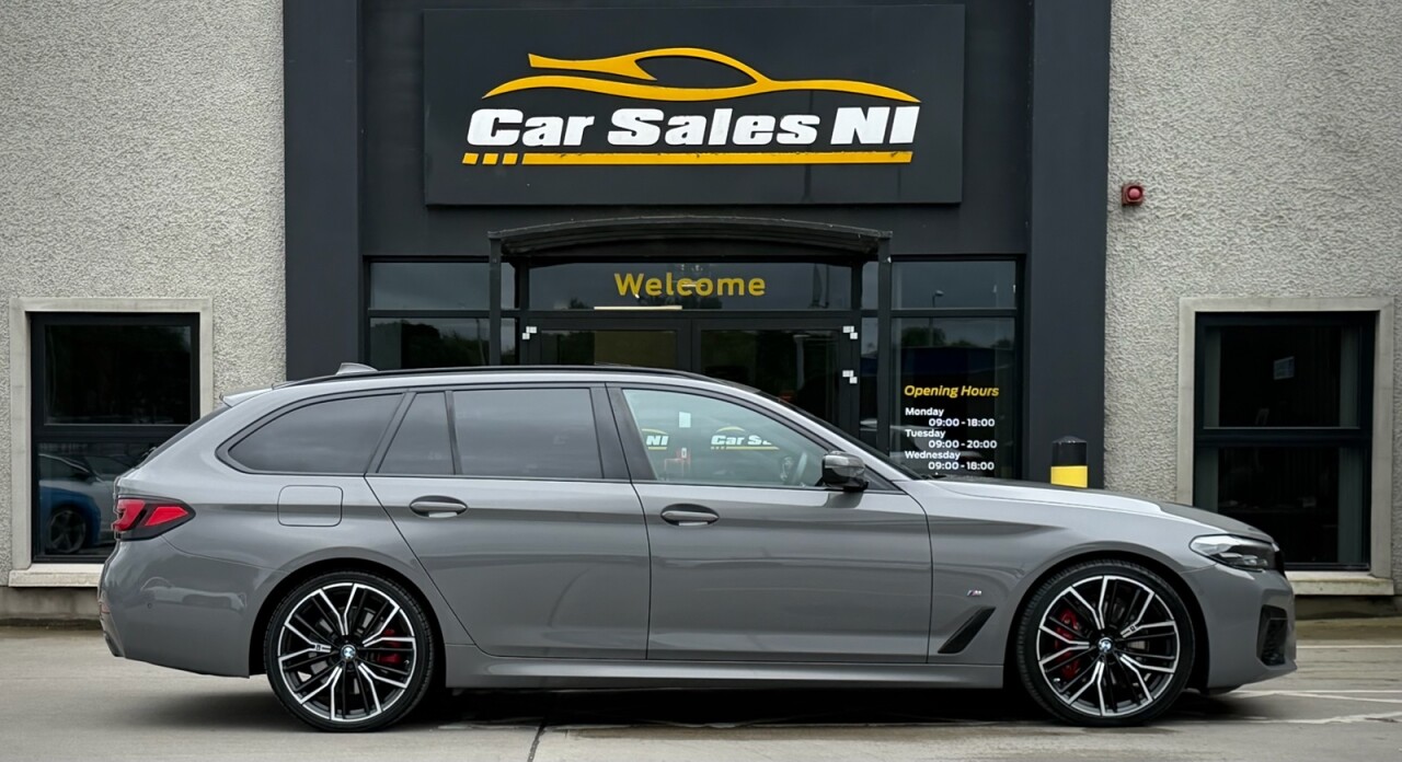2022 BMW 5 SERIES 2.0 520d MHT M Sport Touring 5dr Diesel Hybrid Steptronic Euro 6 (s/s) (190 - vehicle photo 3 for sale on PureCar