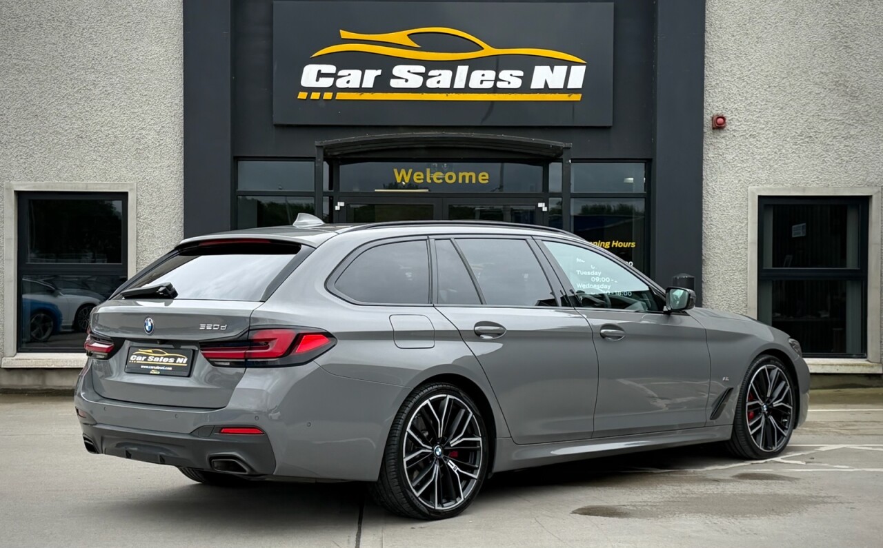 2022 BMW 5 SERIES 2.0 520d MHT M Sport Touring 5dr Diesel Hybrid Steptronic Euro 6 (s/s) (190 - vehicle photo 4 for sale on PureCar
