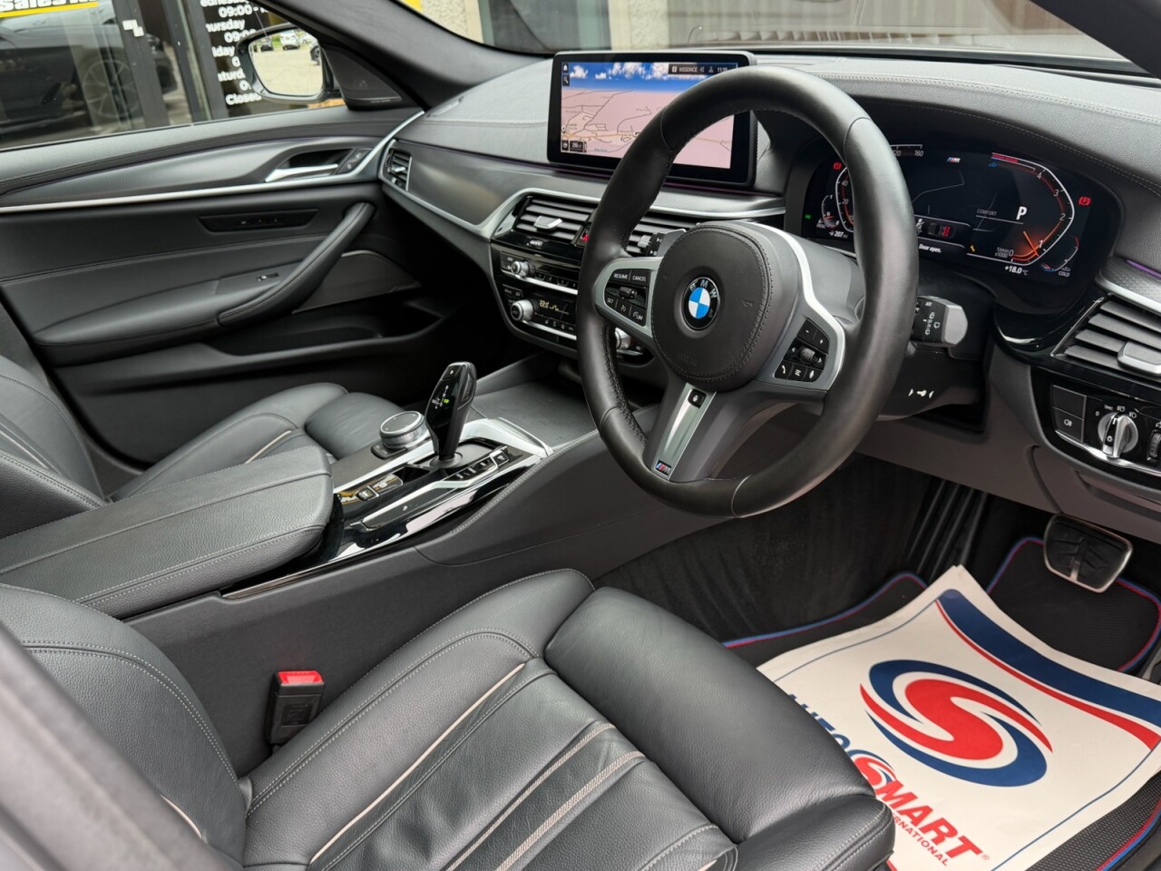 2022 BMW 5 SERIES 2.0 520d MHT M Sport Touring 5dr Diesel Hybrid Steptronic Euro 6 (s/s) (190 - vehicle photo 8 for sale on PureCar
