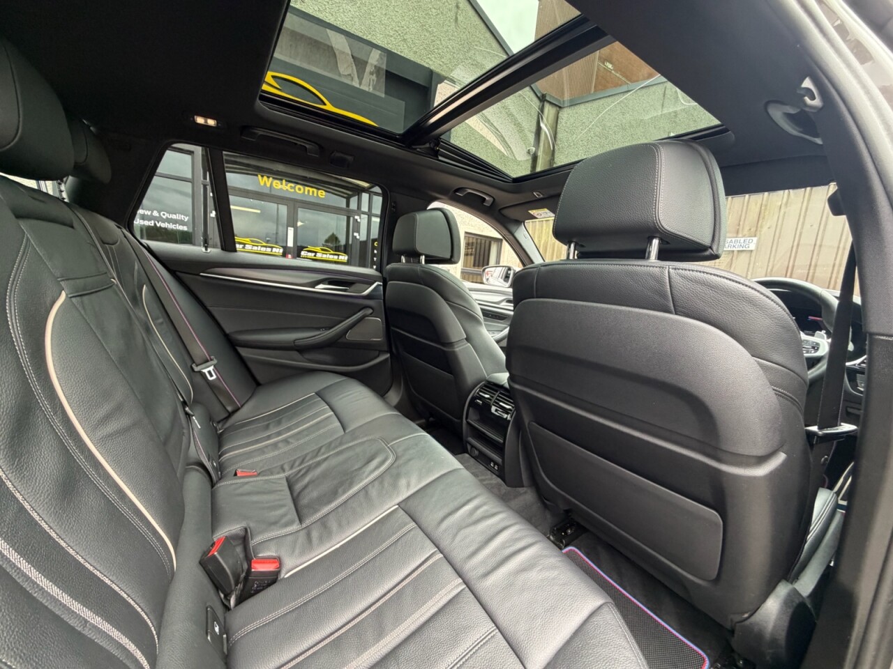 2022 BMW 5 SERIES 2.0 520d MHT M Sport Touring 5dr Diesel Hybrid Steptronic Euro 6 (s/s) (190 - vehicle photo 11 for sale on PureCar