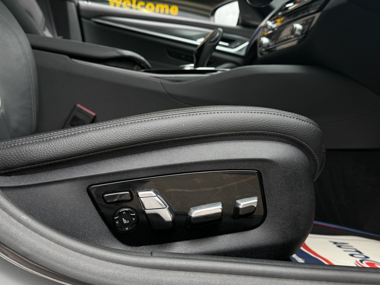 2022 BMW 5 SERIES 2.0 520d MHT M Sport Touring 5dr Diesel Hybrid Steptronic Euro 6 (s/s) (190 - vehicle photo 20 for sale on PureCar