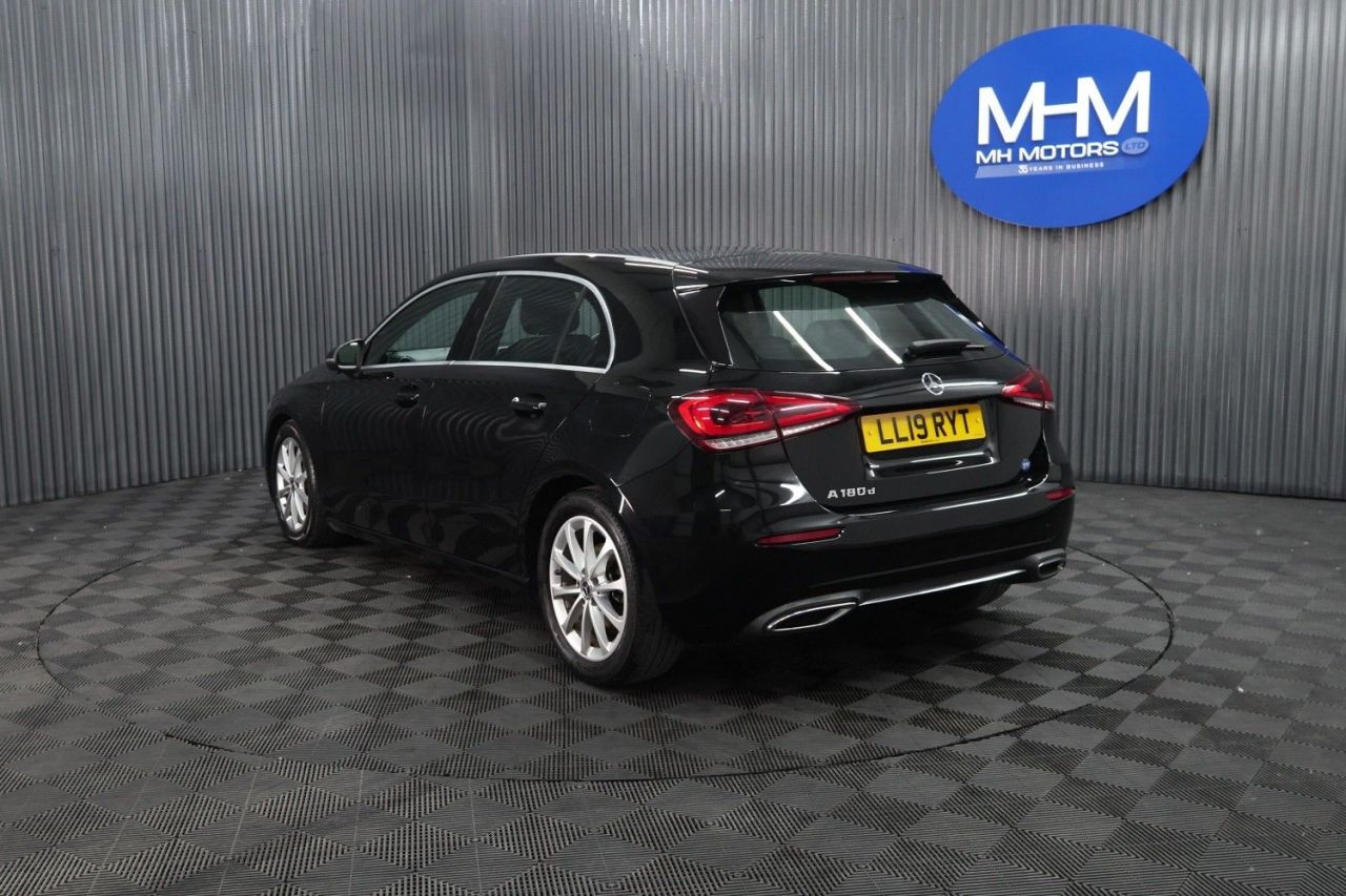 2019 MERCEDES A CLASS 1.5 A180d Sport Hatchback 5dr Diesel 7G-DCT Euro 6 (s/s) (116 ps) LONG MOT - vehicle photo 5 for sale on PureCar