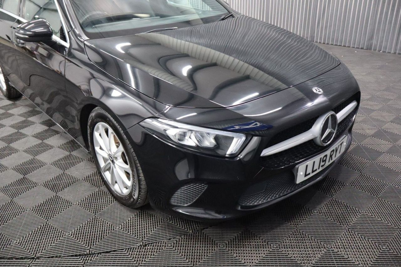 2019 MERCEDES A CLASS 1.5 A180d Sport Hatchback 5dr Diesel 7G-DCT Euro 6 (s/s) (116 ps) LONG MOT - vehicle photo 16 for sale on PureCar