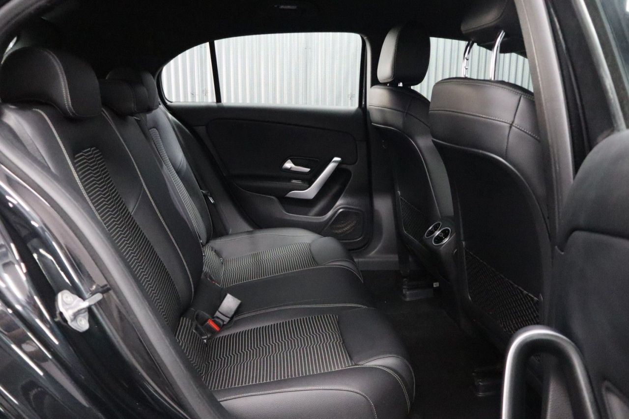 2019 MERCEDES A CLASS 1.5 A180d Sport Hatchback 5dr Diesel 7G-DCT Euro 6 (s/s) (116 ps) LONG MOT - vehicle photo 25 for sale on PureCar