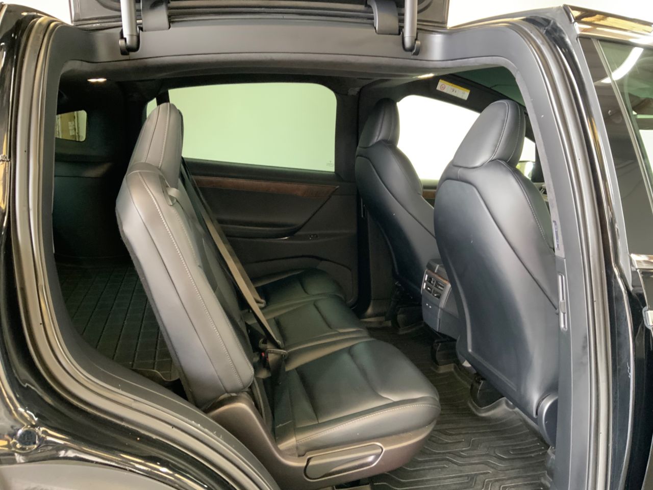 2020 TESLA MODEL X (Dual Motor) Long Range SUV 5dr Electric Auto 4WDE (417 bhp) - vehicle photo 18 for sale on PureCar